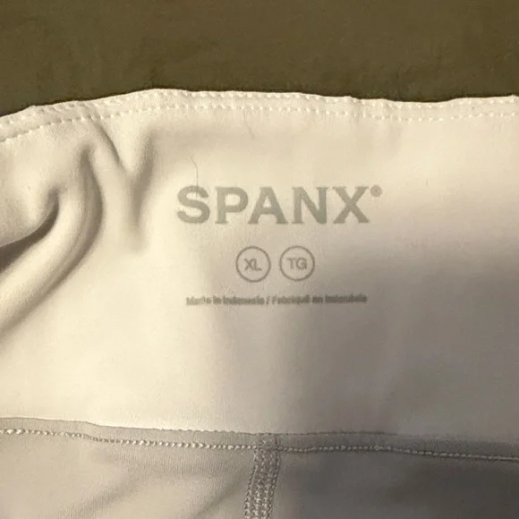 SPANX White Smocked Waist Athletic Skort - Picture 2 of 4